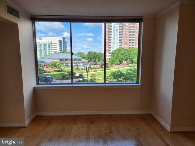 Photo - 5809 Nicholson Ln Unit 304