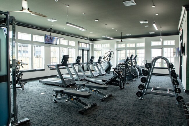 Building Photo - Chateaux Dijon Apartments