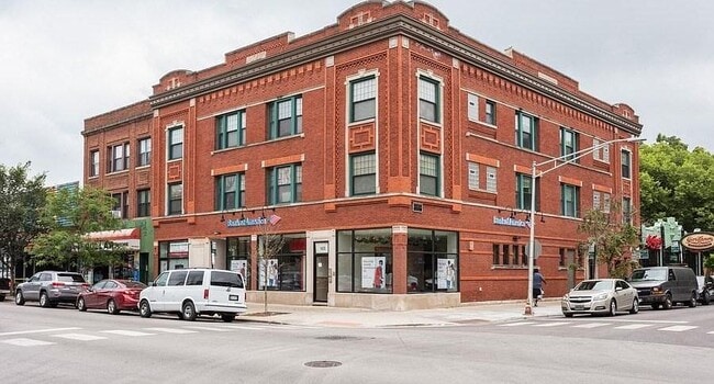 Building Photo - 1443 E 53rd St Unit 2F