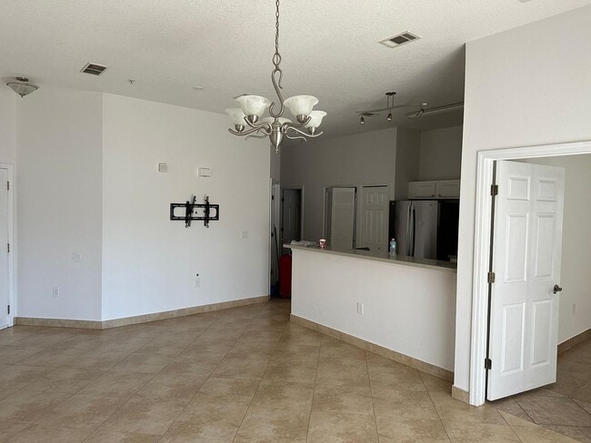 Building Photo - 9670 Amarante Cir Unit 3
