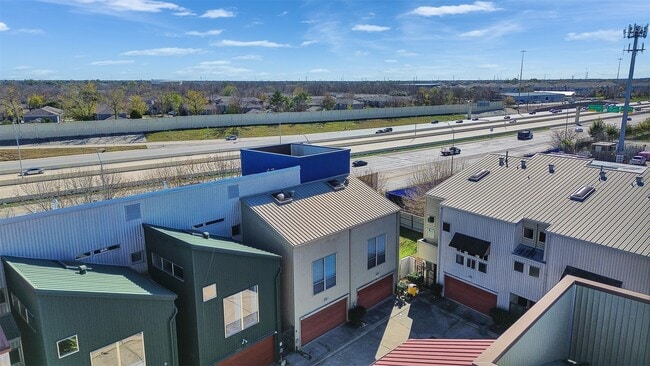 Photo - 6935 Yellowstone Way Dr