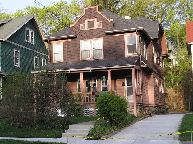 Photo - 940 Westcott St Unit 1