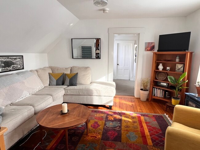 Photo - 38 Summer St Unit Summer Street, 3rd Floor