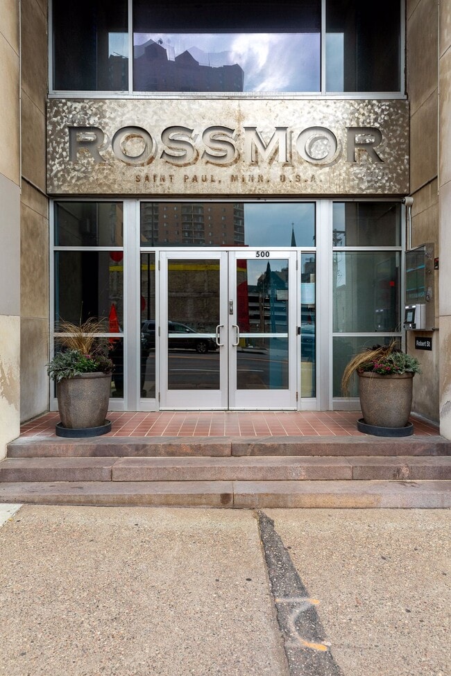 Photo - 500 Robert St N Unidad 307