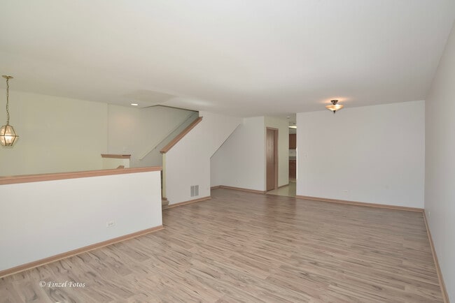 Photo - 923 Emerald Dr