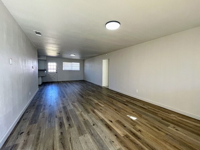 Photo - Cozy?Charm Meets Modern Luxury – Your Perfect Lamesa Retreat!