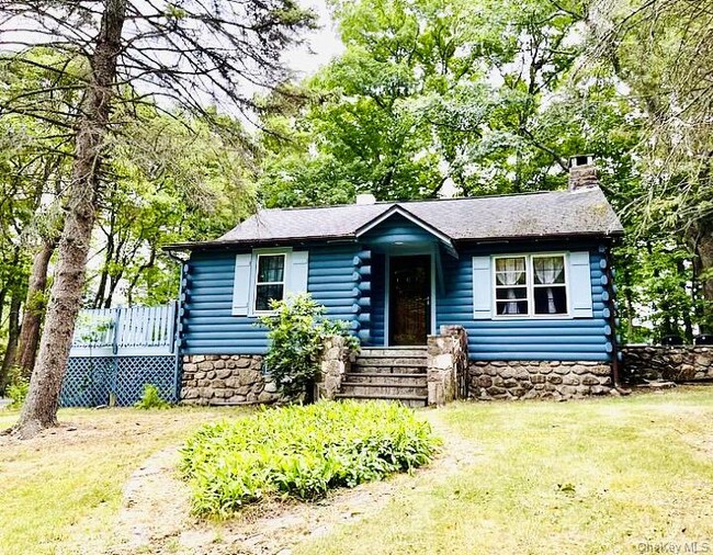 Building Photo - 15 Locust Dr