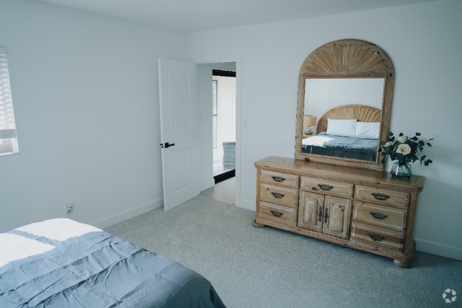 Building Photo - 16590 Partridge Place Rd Unit 201 Rental