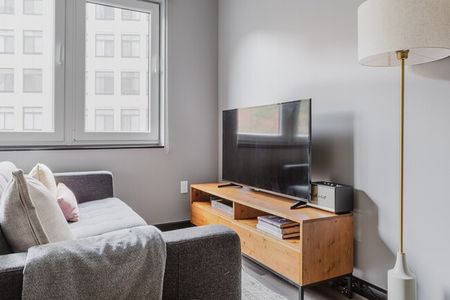 Photo - 1313 L St NW Unidad FL3-ID936