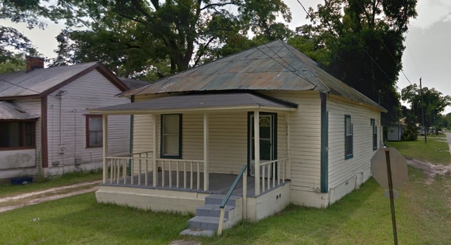 Building Photo - 216 Chandler St