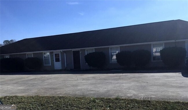 Building Photo - 124 Evergreen Trail SE