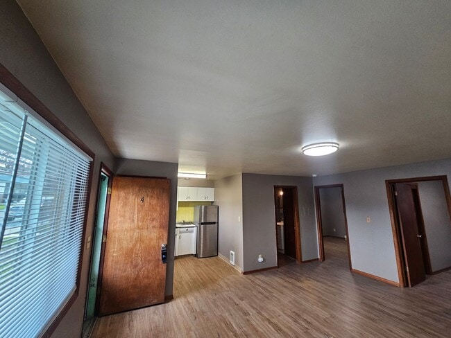 Photo - Great 2 Bedroom Apartment just Blocks from Eastern Unit 4