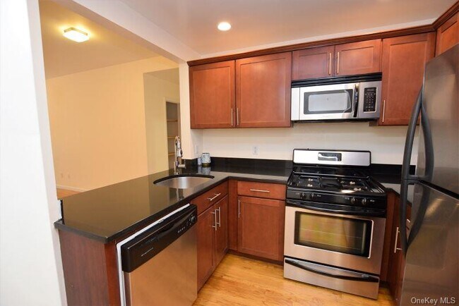 Photo - 41-32 44th St Unit 3B