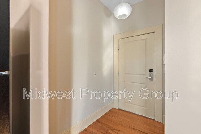 Photo - 4244 Chouteau Ave