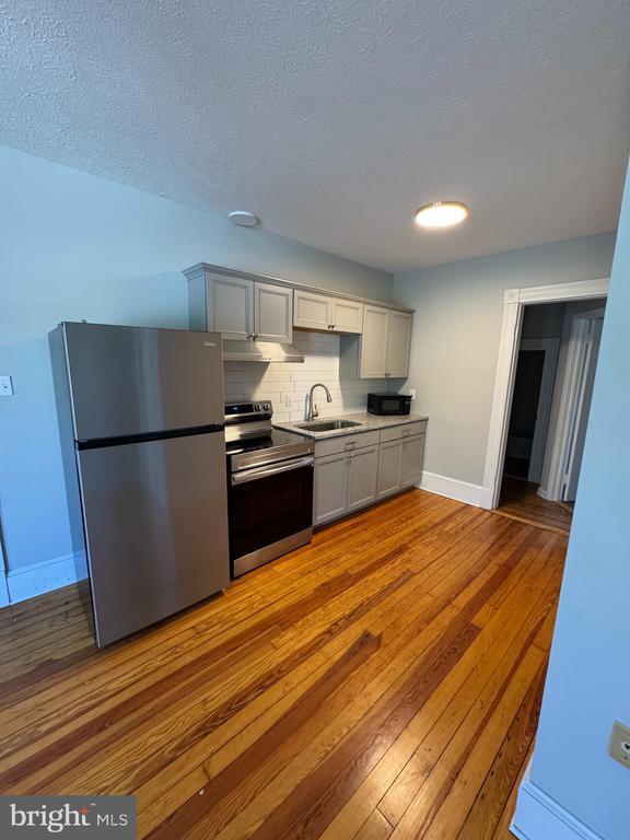 Photo - 29 W Leicester St