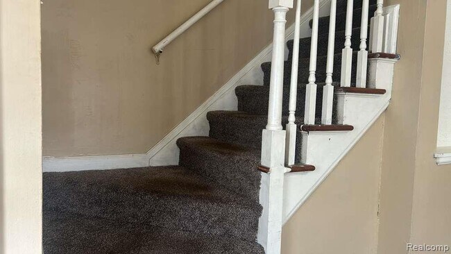 Photo - 18191 Heyden St