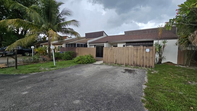 Building Photo - 6980 NW 30th Terrace Rental