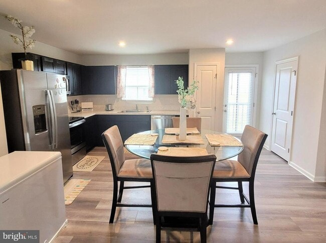 Photo - 28 Sedimentary Rock Rd