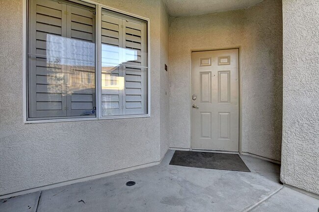 Photo - 716 Peachy Canyon Cir