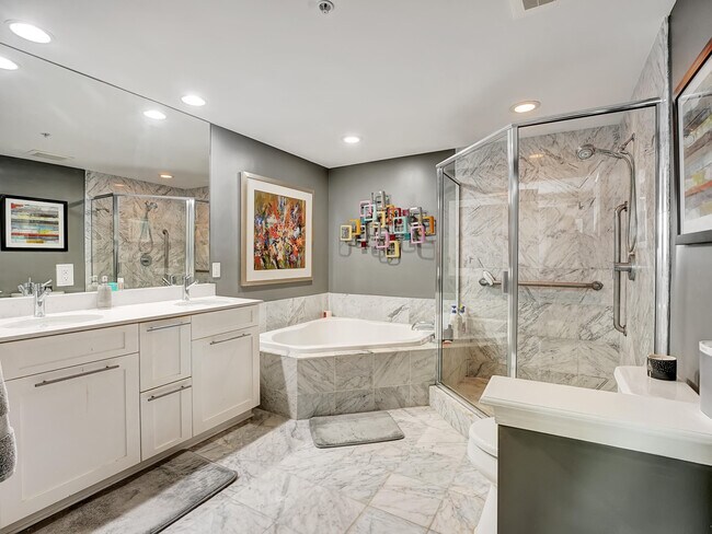 235 NE 1st St Unit 413