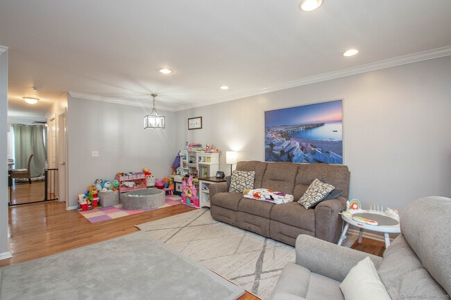 Photo - 39 Coram Rd Unidad APT 2