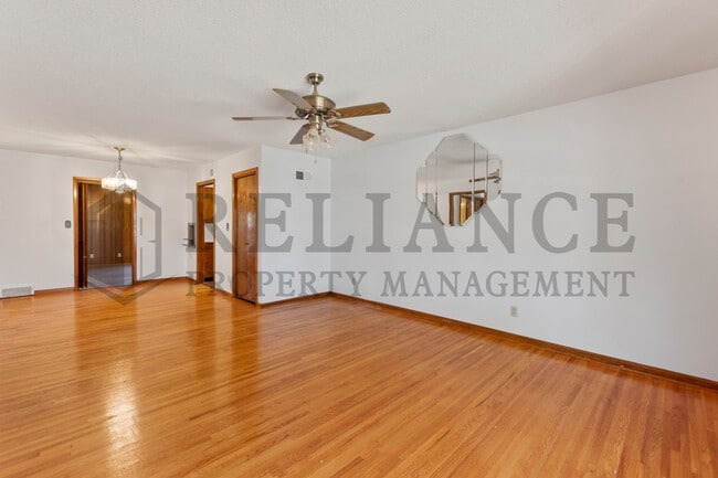 Photo - 1707 S Mission Rd