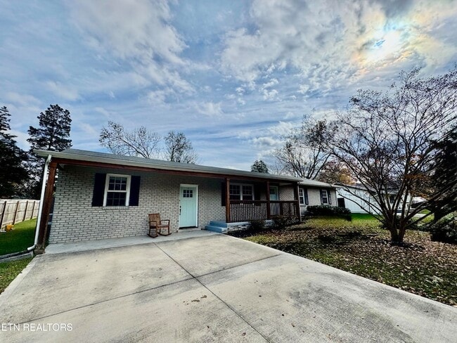 Building Photo - 824 Noragate Rd