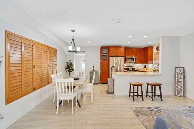 Photo - 401 NW 21st Ct