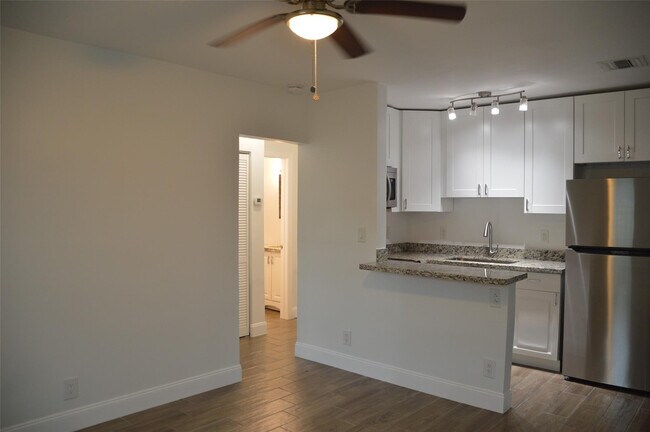 Photo - 819 NE 14th Ct Unidad B