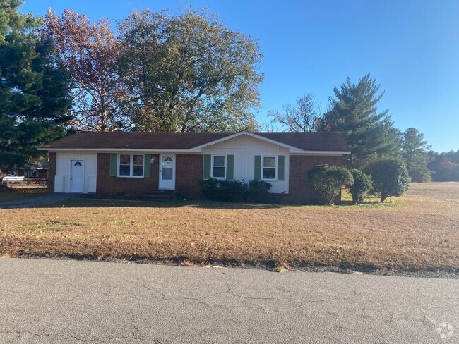 Building Photo - Newly Renovated 3 Bed/1.5 Bath Rental