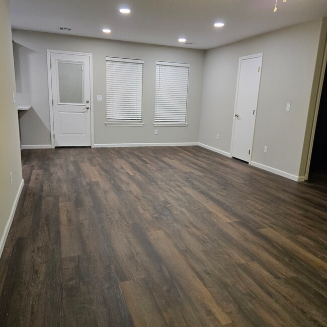 Photo - 487 NW 5th St