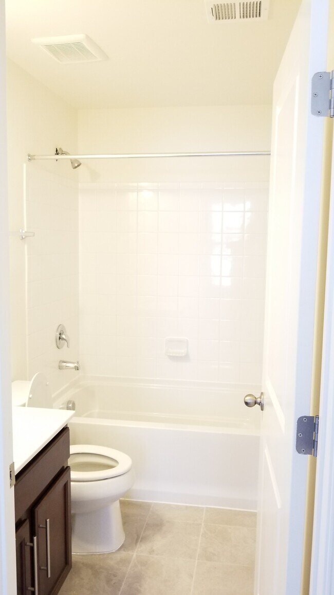 Photo - 43425 Robey Sq