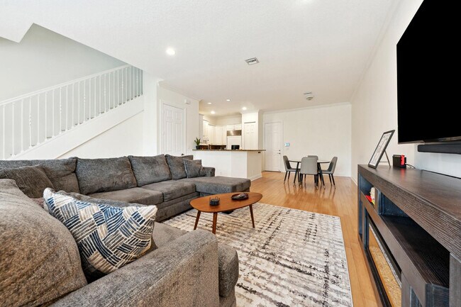 Photo - 1416 NE 4th Ct