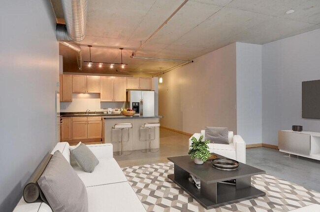 Photo - 720 N 4th St