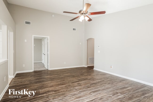 Photo - 3046 Wavering Ln