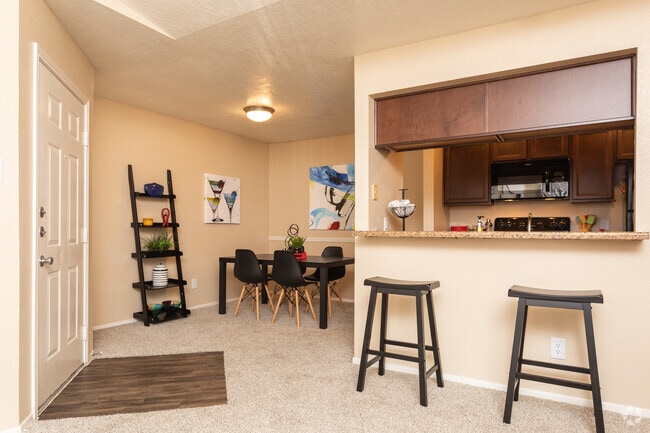 1BR, 1BA - 720SF Kitchen Bar & Dining Room