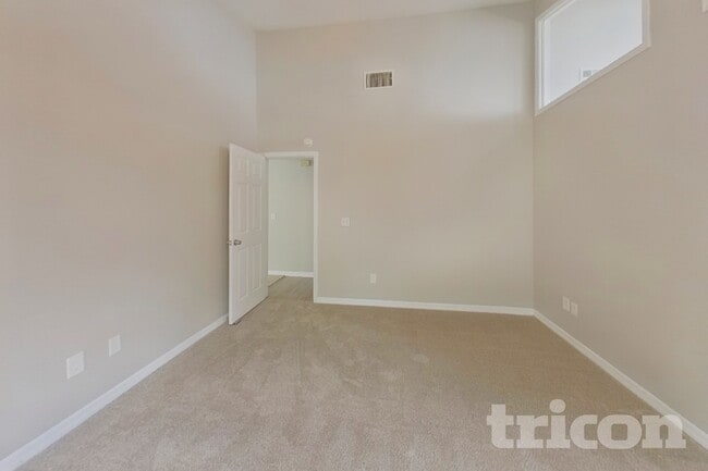 Photo - 470 Shamrock Ave S