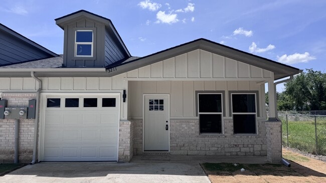 Building Photo - 3211 Bourland St