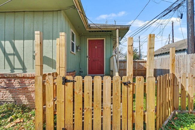 Photo - 2804 Arlington St