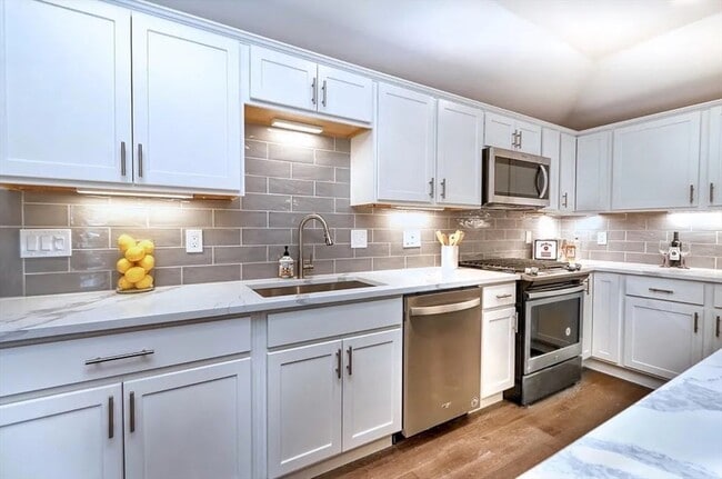 Photo - 7 Hillside Ave Unit 3
