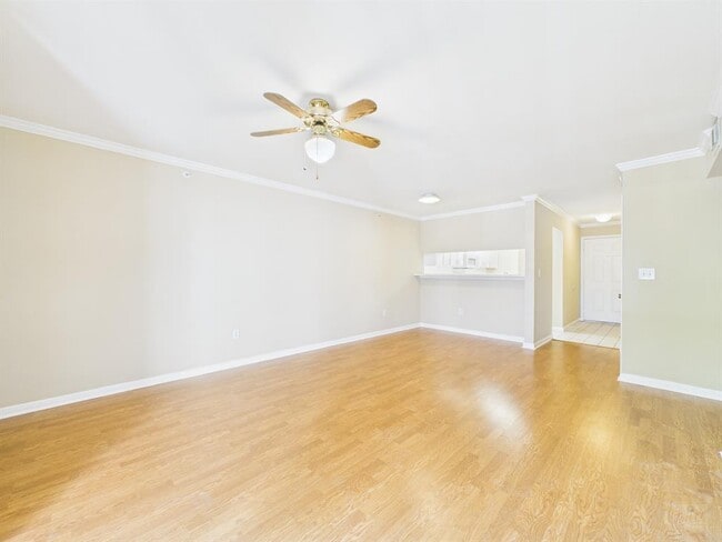 Building Photo - 501 W 26th St Unit 116