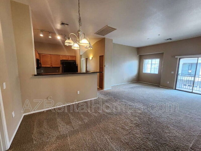 Photo - 2402 E 5th St