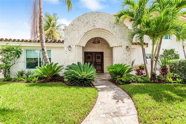 Building Photo - 12515 Palm Rd