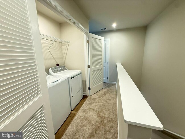 Photo - 647 Laurelwood Cir