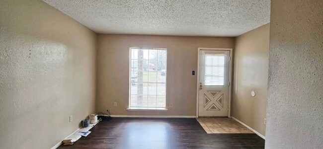 Photo - Tammy Lynn Dr Duplex Unidad B