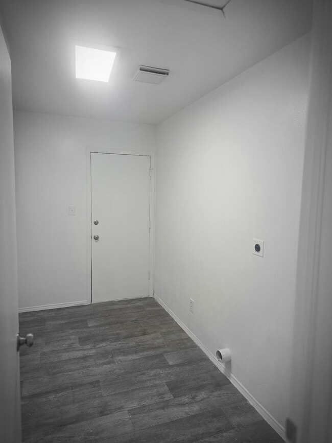 Photo - 409 River Rd