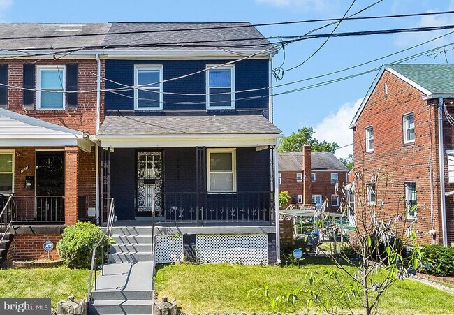 Photo - 1829 T Pl SE Casa Adosada