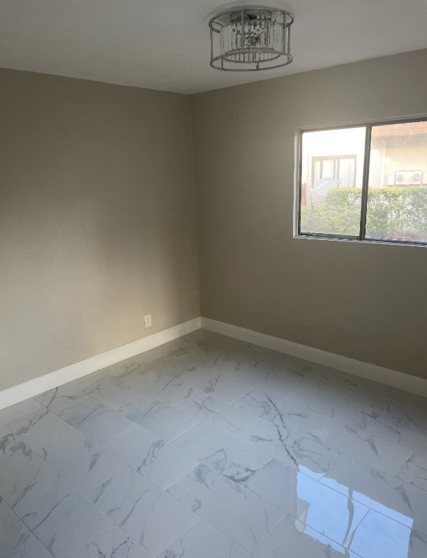 Building Photo - 121 San Remo Blvd