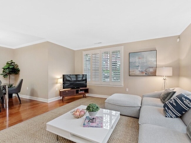 Photo - 108 Harvard St