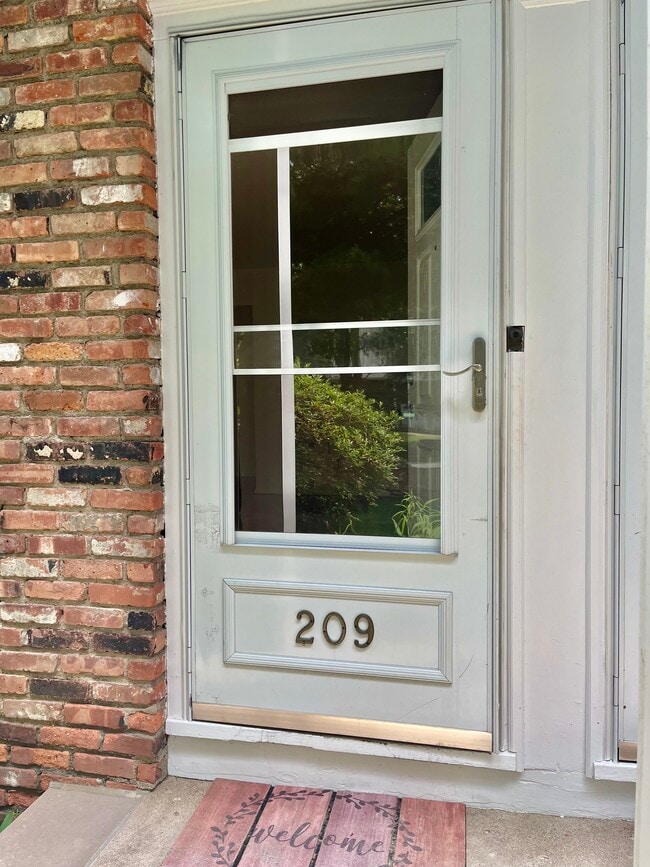 Photo - 209 Washington Dr